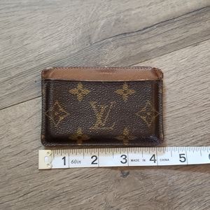 AUTHENTIC Louis Vuitton card holder very used
